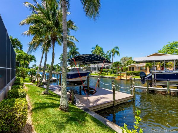 Cape Coral Home 975597