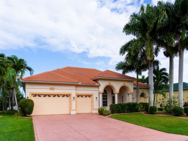 Cape Coral Home 975599