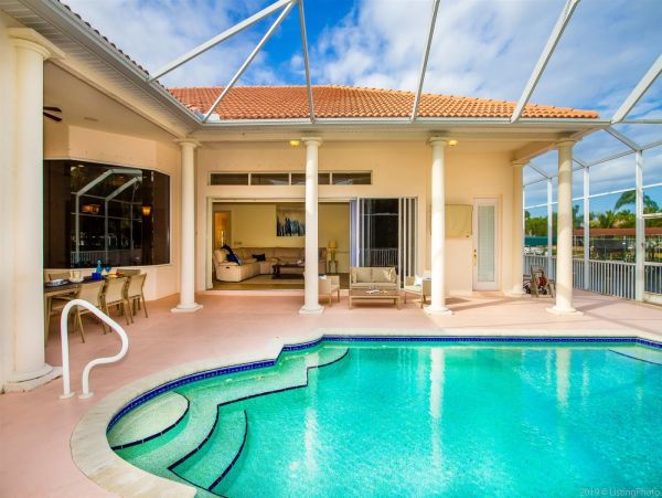 Cape Coral Home 975599