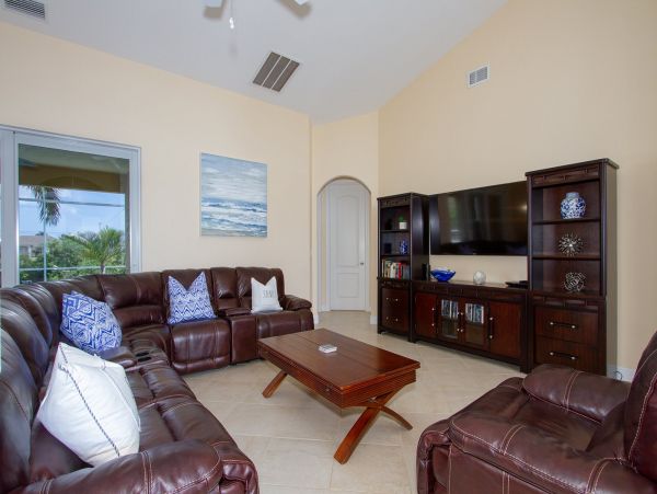 Cape Coral Home 975605