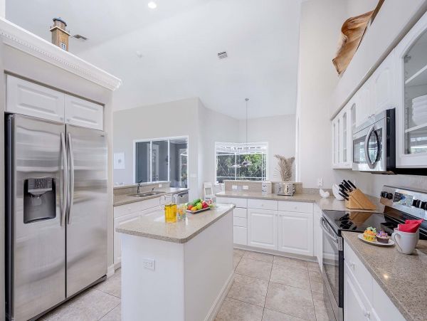 Beautiful Waterfront Home with Caged Pool in Cape Coral