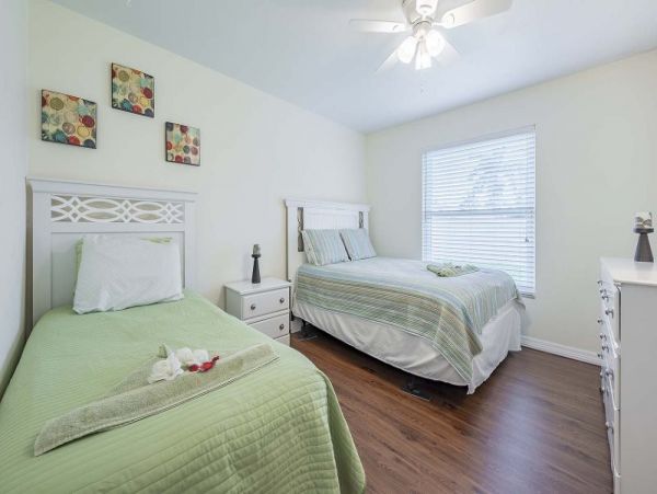 Three Bedroom Vacation Pool Home in Cape Coral Sleeps Six