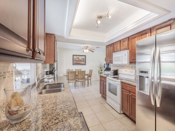 Three Bedroom Vacation Pool Home in Cape Coral Sleeps Six