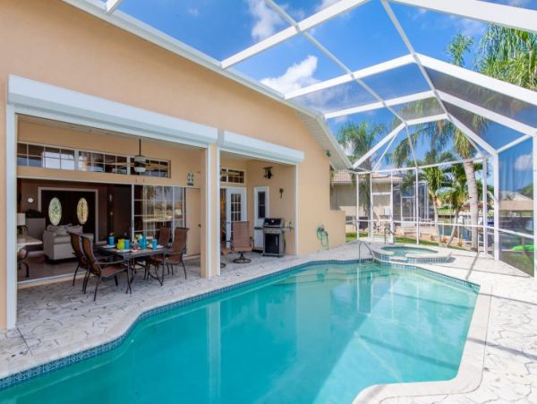 Beautiful Vacation Home in Cape Coral with Boat Dock