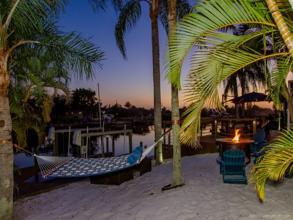 Cape Coral Vacation Home Three Bedroom
