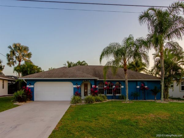 Cape Coral Vacation Home Three Bedroom