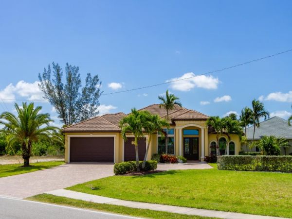 Cape Coral Home with 4 Bedrooms
