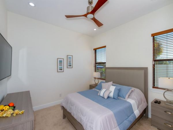 3 Bedroom Canal Front Home in Cape Coral with Caged Pool