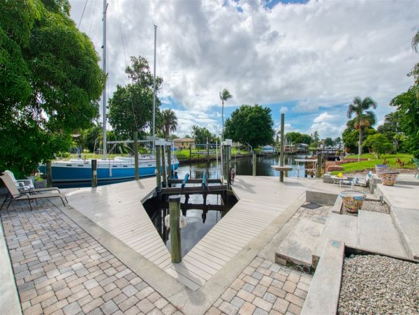 Cape Coral Home 975628