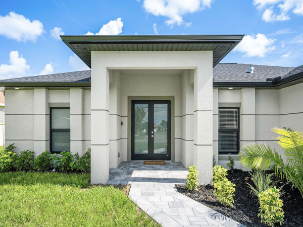 Cape Coral Vacation Rental Villa - Florida Gulf Coast Family Vacation Home