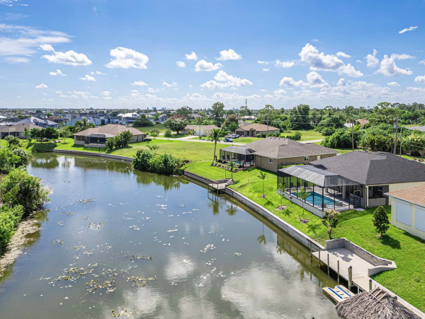 Cape Coral Vacation Rental Villa - Florida Gulf Coast Family Vacation Home