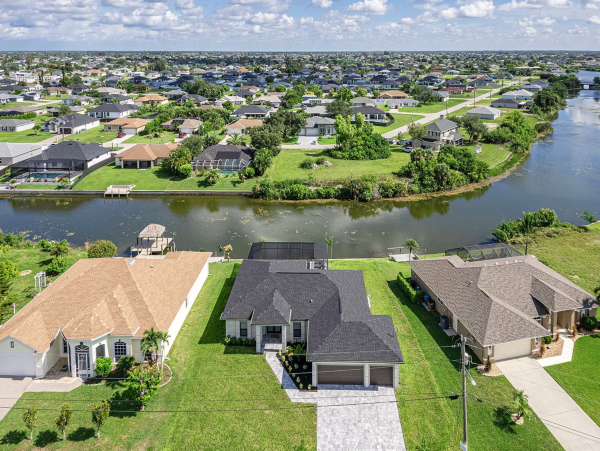 Cape Coral Vacation Rental Villa - Florida Gulf Coast Family Vacation Home
