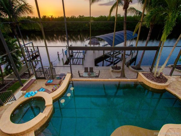 Cape Coral Home 975635