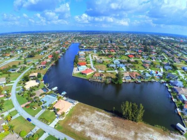Cape Coral Home 975637