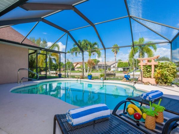 Cape Coral 3 Bedroom Vacation Pool Home Sleeps 6