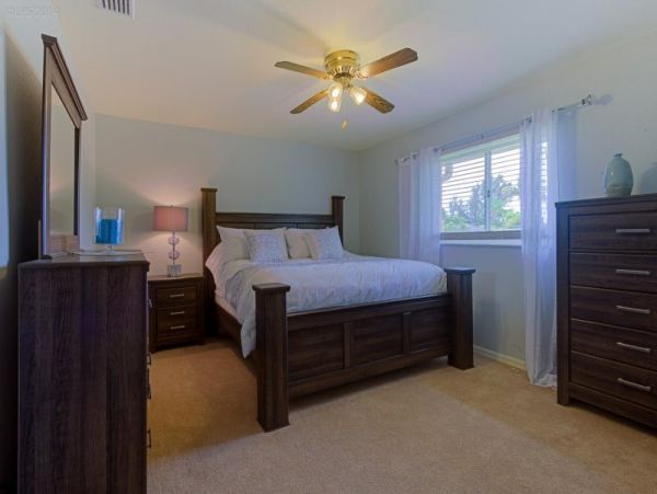 Cape Coral 3 Bedroom Vacation Pool Home Sleeps 6