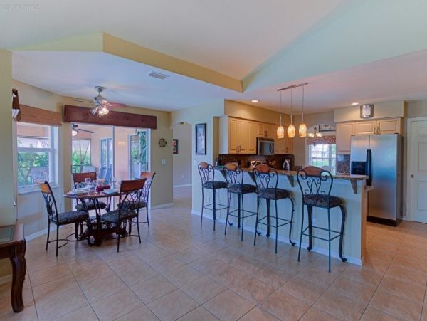 Cape Coral 3 Bedroom Vacation Pool Home Sleeps 6