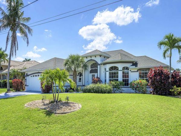 Cape Coral Vacation Pool Home Two Bedrooms Private Pools