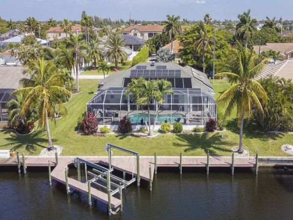 Cape Coral Vacation Pool Home Two Bedrooms Private Pools