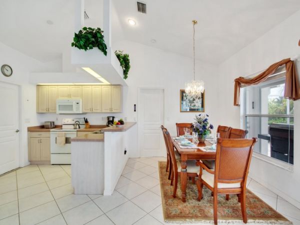 Cape Coral Home 975645
