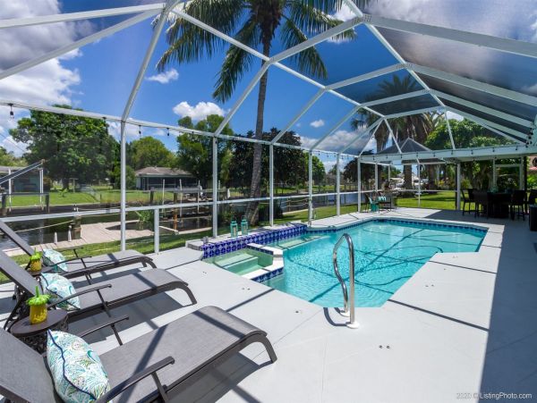 Cape Coral Home 975652