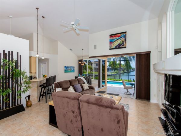 Cape Coral Home 975655
