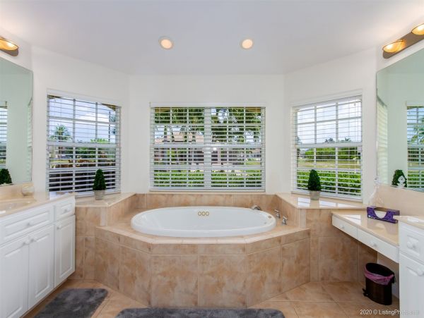 Cape Coral Home 975655