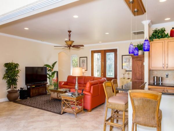 Great Pool 3 Bedroom Home