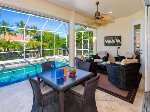Great Pool 3 Bedroom Home