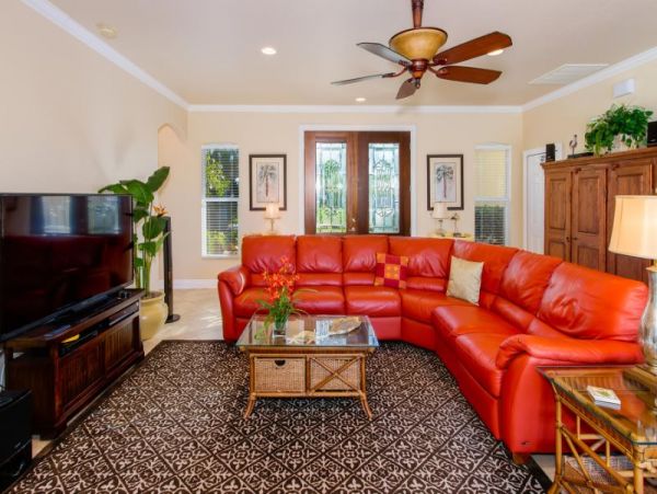 Great Pool 3 Bedroom Home