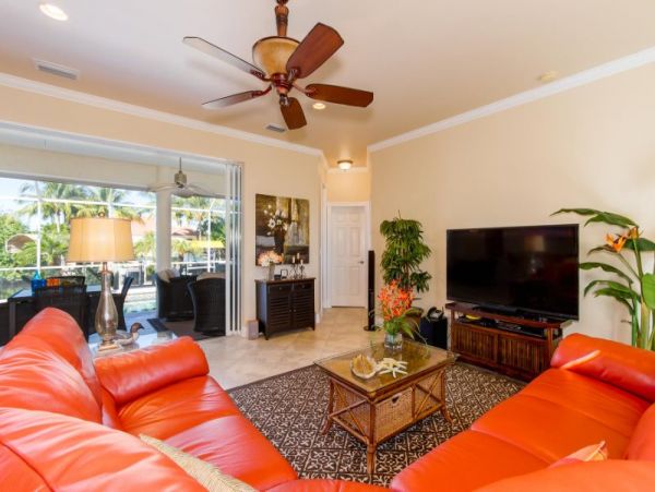Great Pool 3 Bedroom Home