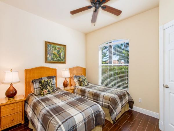 Great Pool 3 Bedroom Home