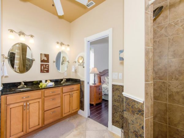 Great Pool 3 Bedroom Home