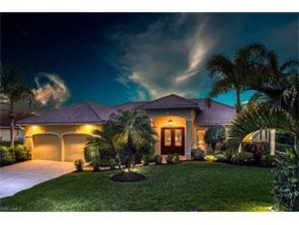 Great Pool 3 Bedroom Home