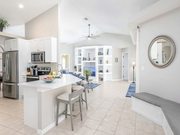 Cape Coral Vacation Rental Villa - Florida Gulf Coast Waterfront Home with Pool & Spa