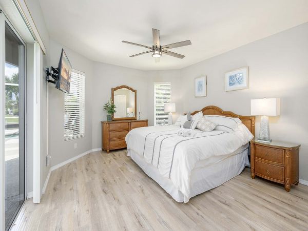Cape Coral Vacation Rental Villa - Florida Gulf Coast Waterfront Home with Pool & Spa