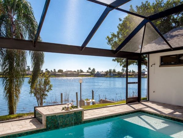 Beautiful Cape Coral 3 Bedroom Home with Pool & Lake View