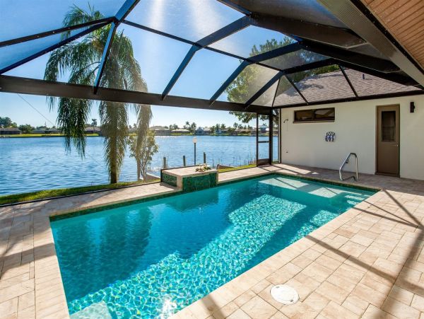 Beautiful Cape Coral 3 Bedroom Home with Pool & Lake View