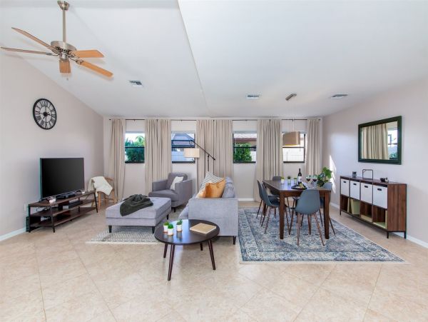 Beautiful Cape Coral 3 Bedroom Home with Pool & Lake View