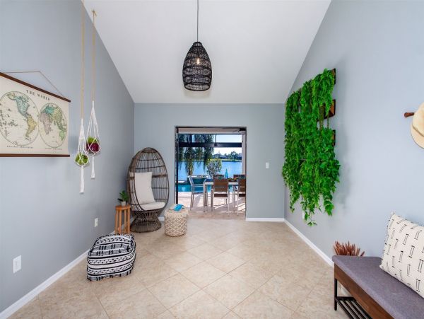 Beautiful Cape Coral 3 Bedroom Home with Pool & Lake View