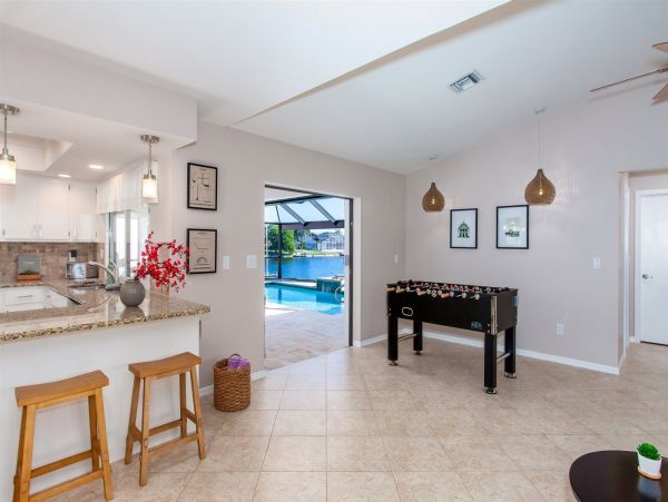 Beautiful Cape Coral 3 Bedroom Home with Pool & Lake View