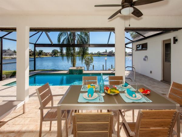 Beautiful Cape Coral 3 Bedroom Home with Pool & Lake View