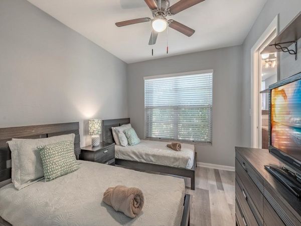 Cape Coral Vacation Home Canal Views & Private Caged Pool