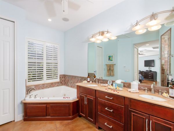 Fort Myers Home 975689