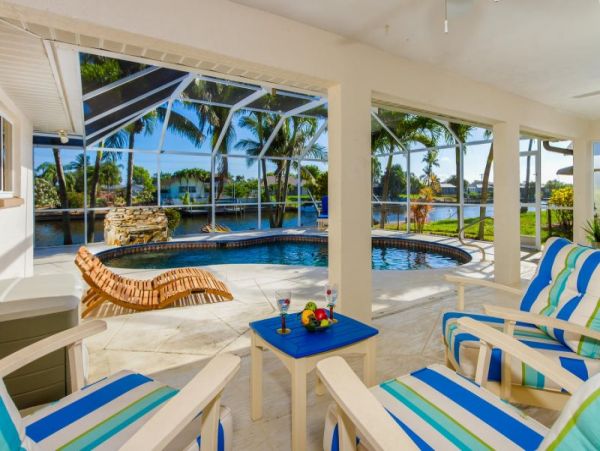 A Lovely Villa in Cape Coral Indoor/Outdoor Living