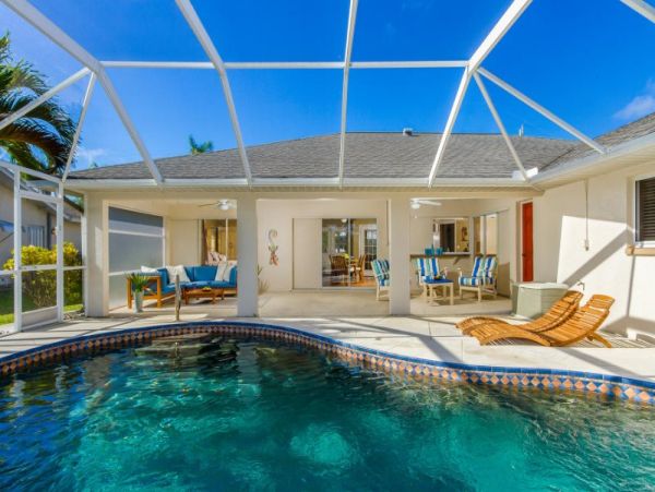 A Lovely Villa in Cape Coral Indoor/Outdoor Living