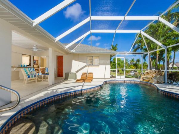 A Lovely Villa in Cape Coral Indoor/Outdoor Living