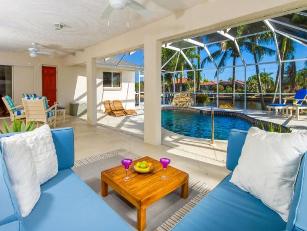 A Lovely Villa in Cape Coral Indoor/Outdoor Living