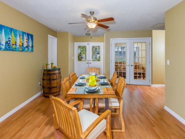 A Lovely Villa in Cape Coral Indoor/Outdoor Living