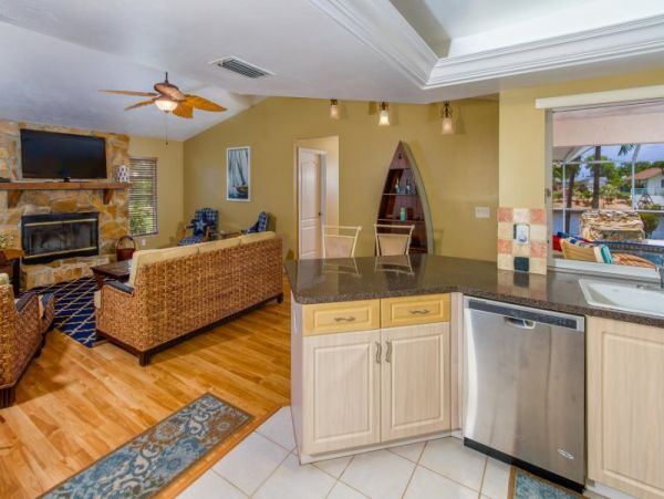 A Lovely Villa in Cape Coral Indoor/Outdoor Living